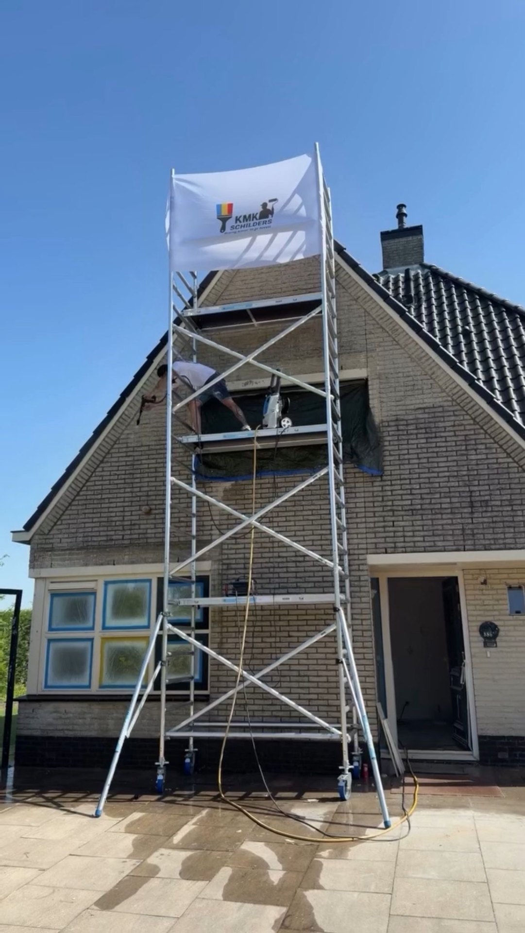 Buitenschilderwerk gevel met steiger door KMK Schilders